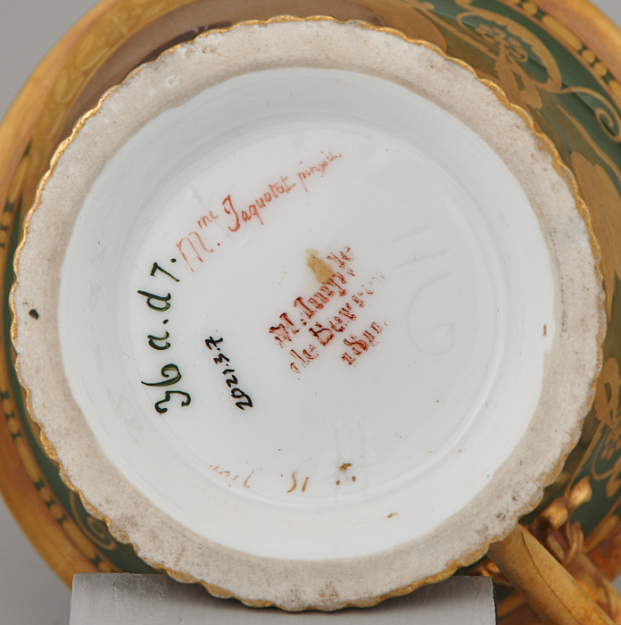 Cup (tasse Jasmin à pied cannelé, 1st size) with portrait labeled "La Princess Palatine" Slider Image 2